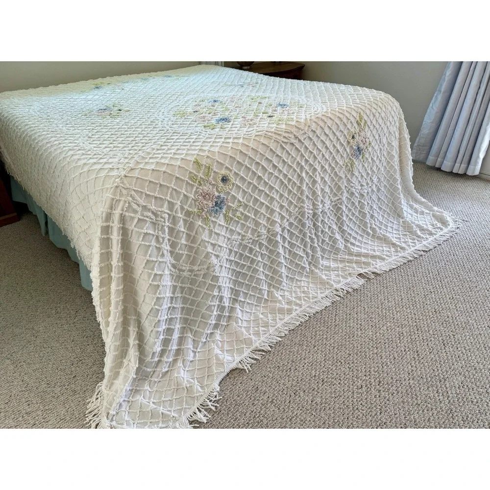 Vintage Chenille Floral‎ Bedspread Coverlet Pink Blue Pastel 116 X 105 King?